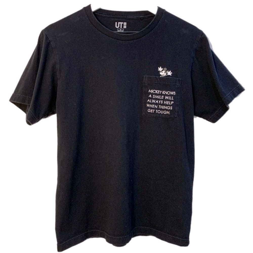 UNIGLO Mickey Mouse Pocket Graphic T-Shirt Small Black Women’s (Mickey knows).